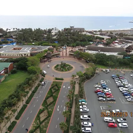 Accommodation Front - Tastefully Furnished 6 Sleeper With Ocean Views Durban Exterior foto