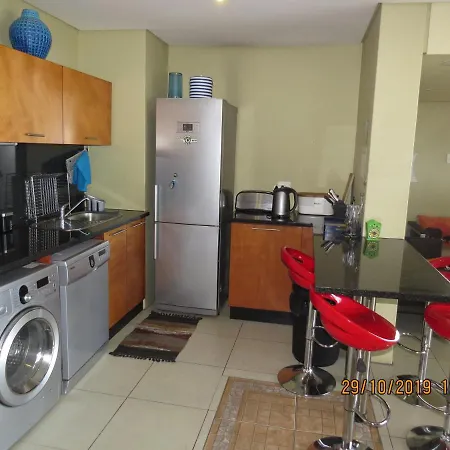 Accommodation Front - Tastefully Furnished 6 Sleeper With Ocean Views Durban Exterior foto