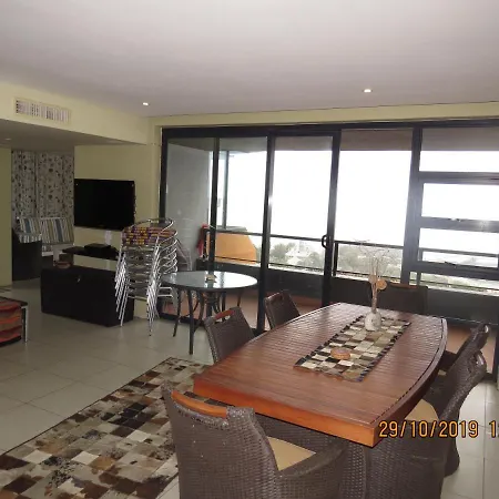 Accommodation Front - Tastefully Furnished 6 Sleeper With Ocean Views Durban Exterior foto
