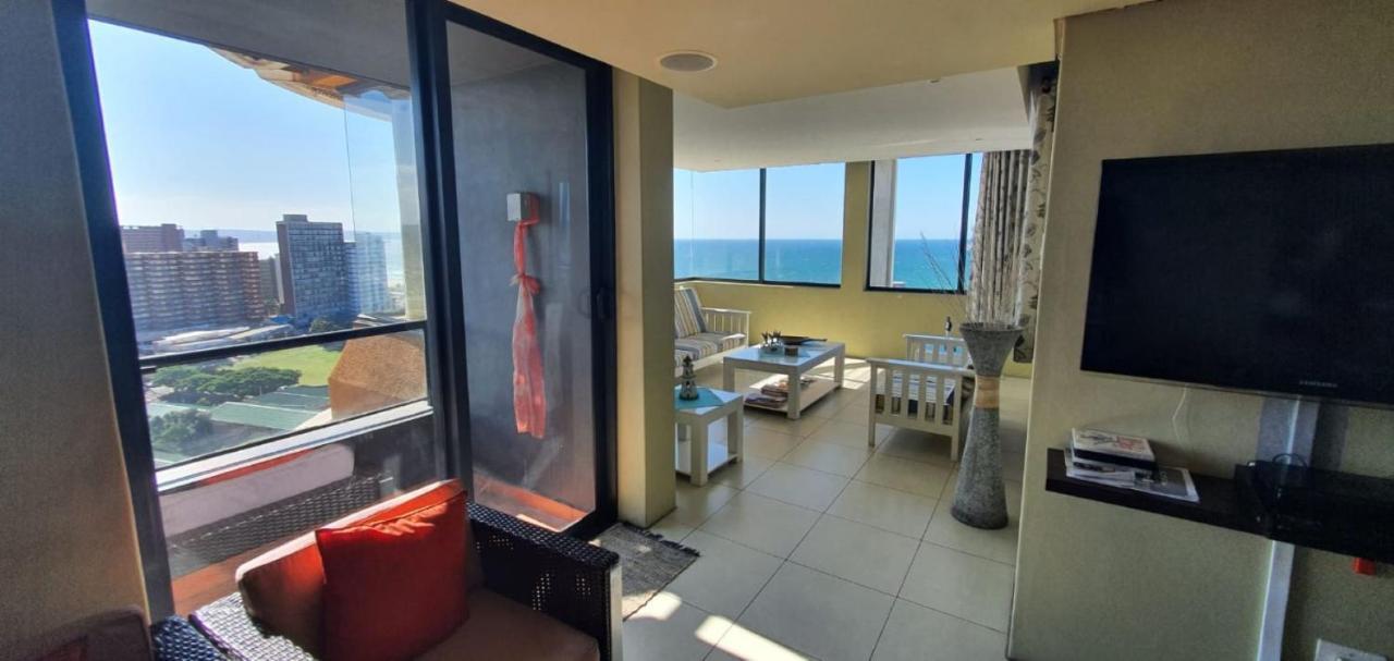 Front - Tastefully Furnished 6 Sleeper With Ocean Views